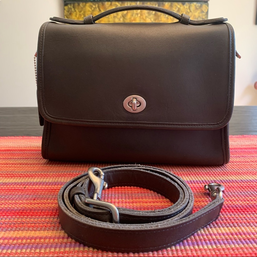 Vintage Coach Court - Grey - 9870